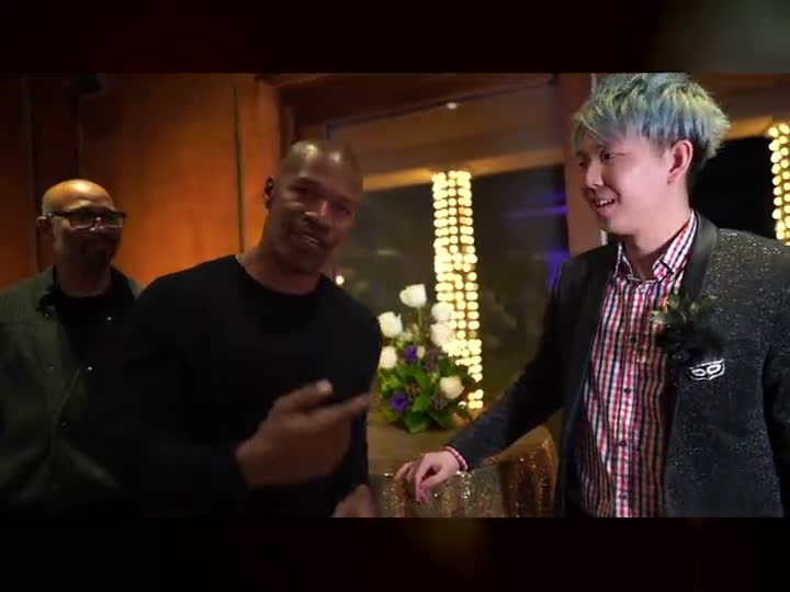 Jamie Foxx with Johnny Wu after his show