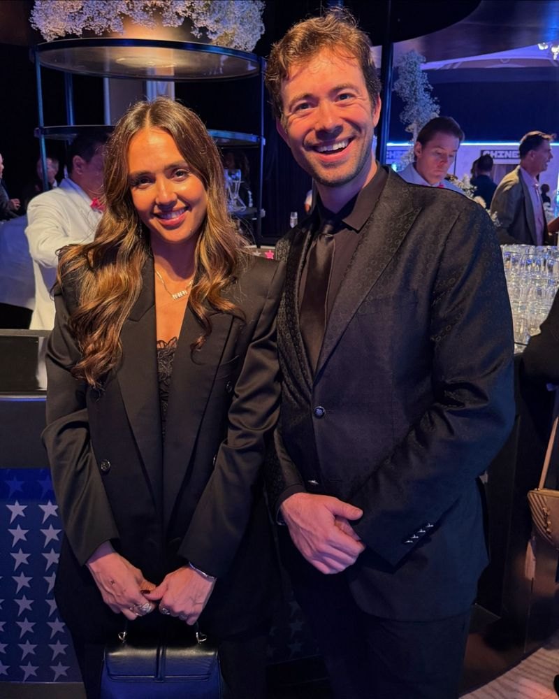 Dylan George performing for Jessica Alba
