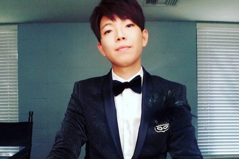 Johnny Wu, magician, mentalist and hypnotist