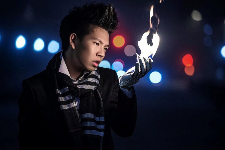 Johnny Wu performing magic